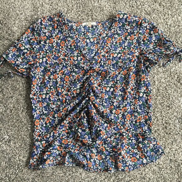 Floral Ruched Top - Picture 1 of 2